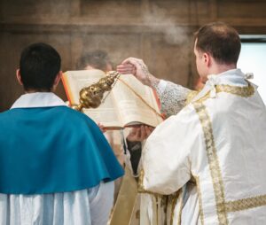 A Dialogue on Liturgy in Latin: Obscurantism or Opportunity?